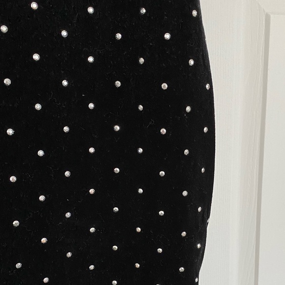 3/$30 ✨ H&M | Sexy Black Dress - Picture 2 of 5